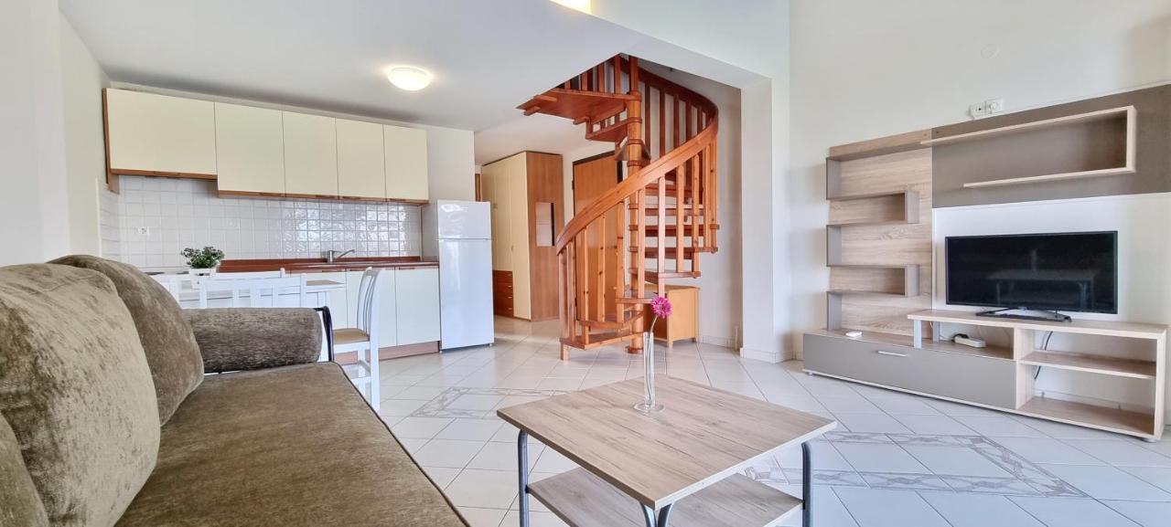 Bungalow White Apartments 폴리크로노 외부 사진